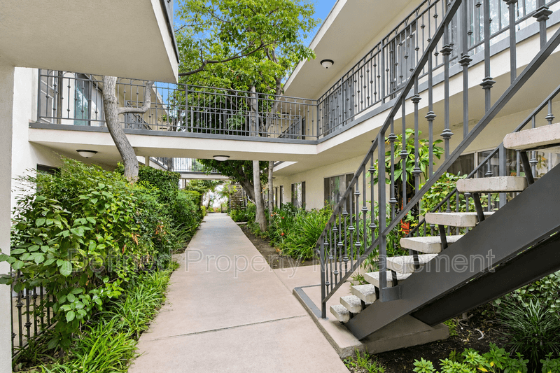 SHERMAN OAKS Condo: 14955 DICKENS ST