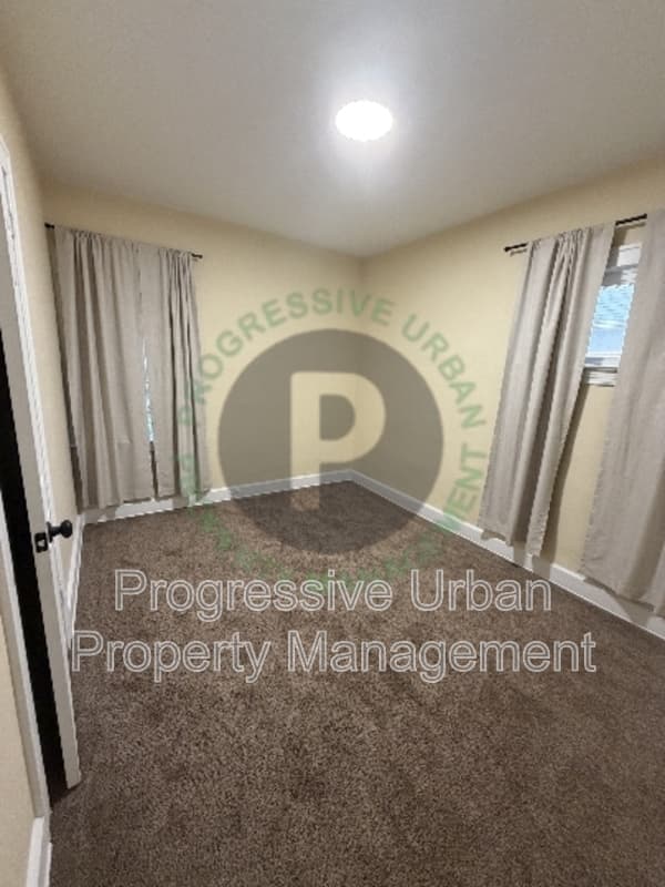 Cleveland Condo: 4427 West 49th Street - Upstairs