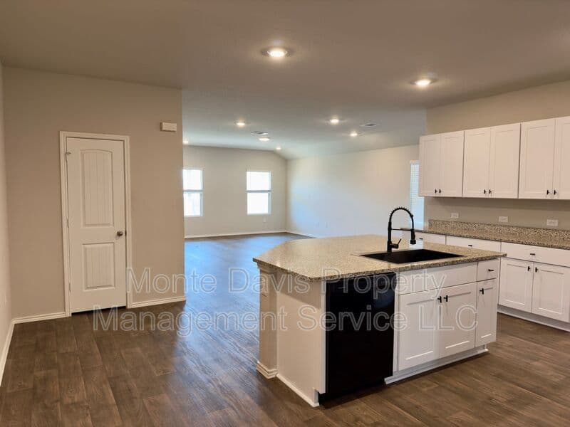 Austin House: 5813 Xene Dr
