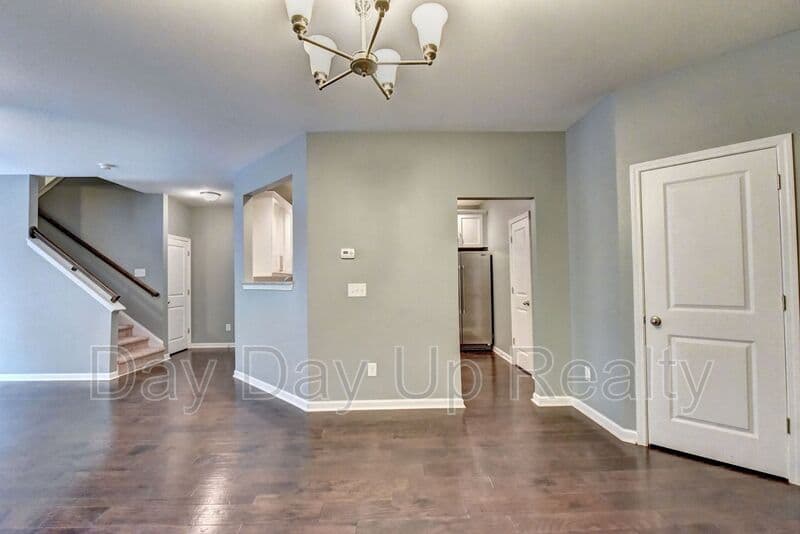 Suwanee House: 5605 Bright Cross Way