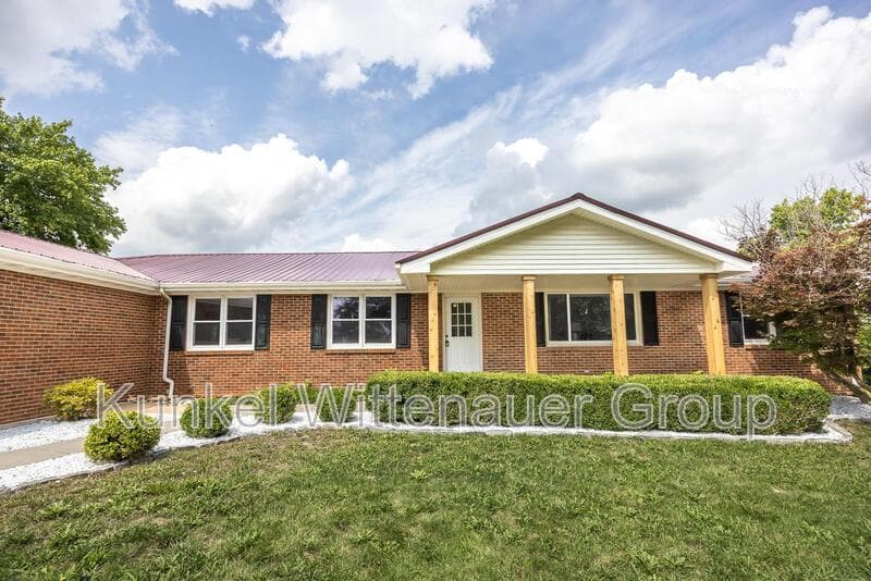 Red Bud House: 9355 IL-3
