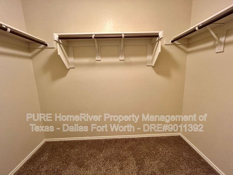 Haslet House: 809 San Miguel Trl