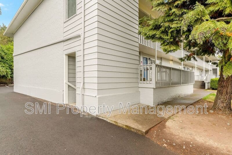 Corvallis House: 1250 NW 29th Street