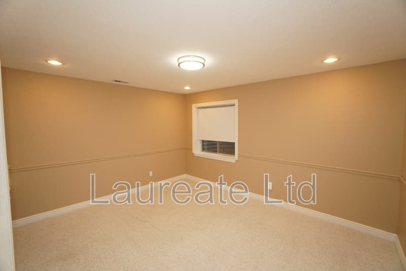 Aurora House: 3036 S Waco Ct
