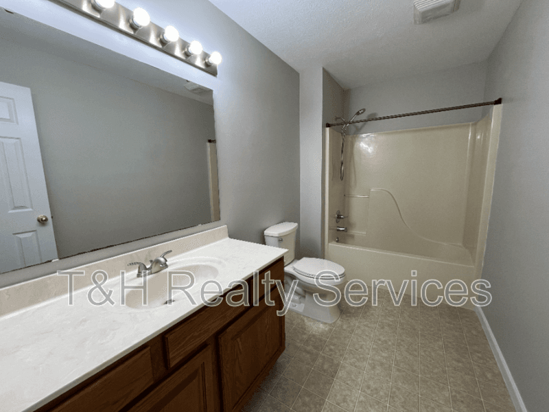 Mooresville House: 249 Pineview Drive