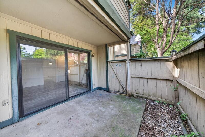 Sacramento Condo: 251 Del Verde Cir