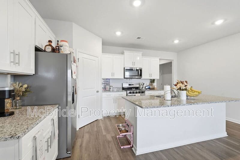 Grovetown House: 715 Hollis Ave