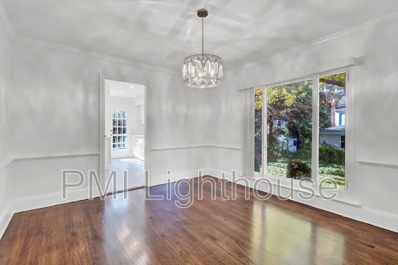 Manhasset House: 109 Chase Road