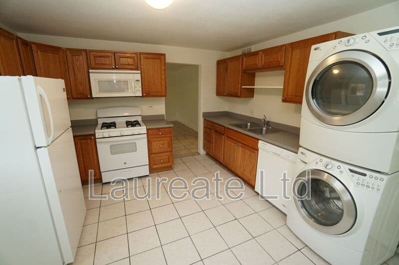 Aurora Condo: 1968 Beeler St