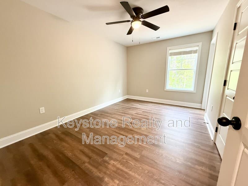 Waverly Townhome: 90 Ridge Road