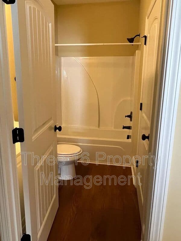 Augusta Townhome: 1555 Craig St