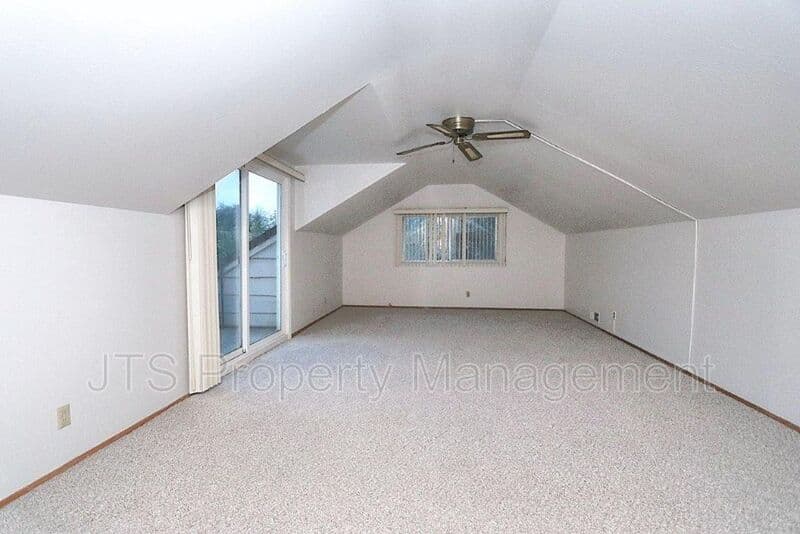 Fair Oaks House: 8520 Emperor Drive
