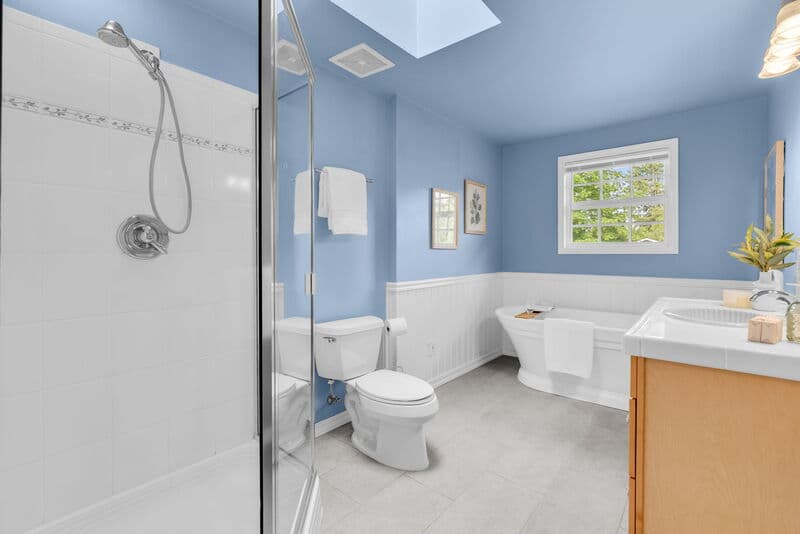 Portland House: 9255 Southwest Boones Ferry Road