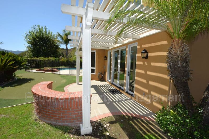 LAKE SHERWOOD House: 1674 BUSHGROVE CT