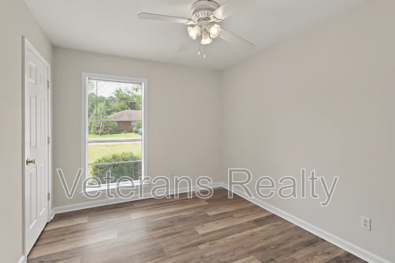 Biloxi House: 647 Michelle Dr