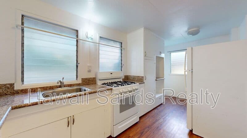 Honolulu House: 908 Kinau Street