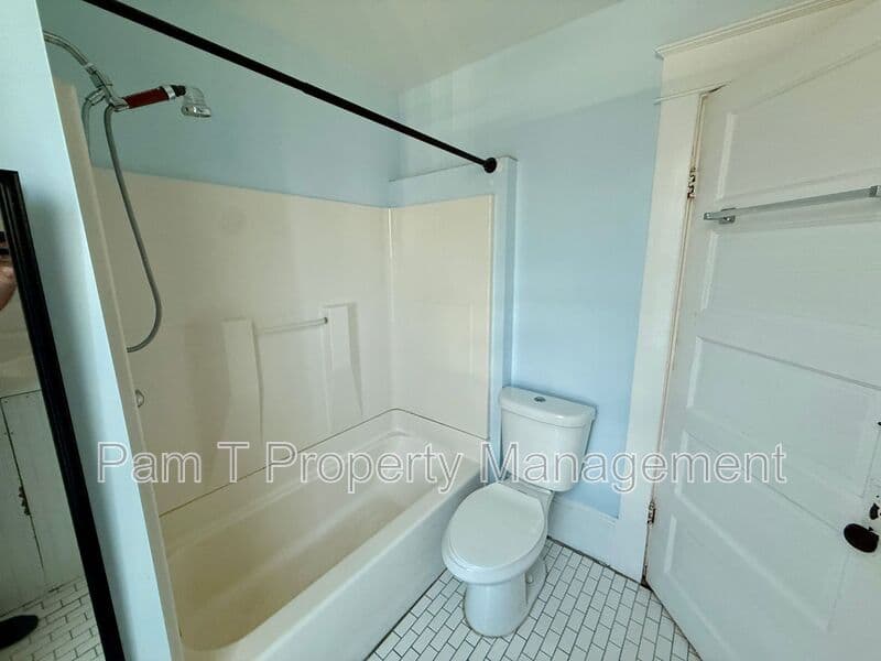 Savannah House: 611 W 44th St