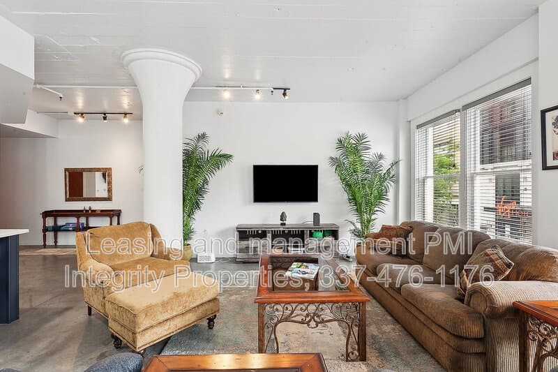 New Orleans Condo: 909 Lafayette Street