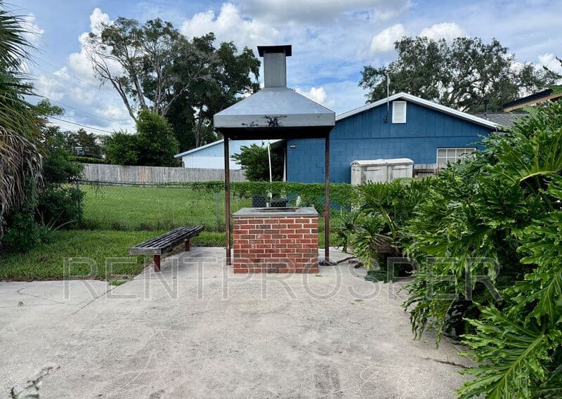 Altamonte Springs House: 914 Little Bend Road