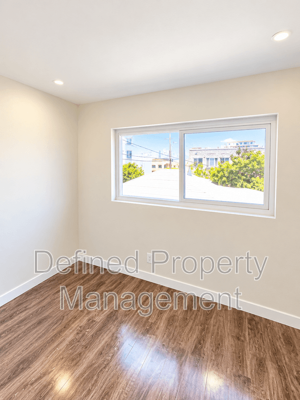 Los Angeles Condo: 5622 La Mirada Ave