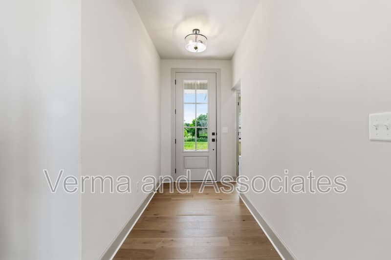 Centerton House: 1041 Whistler St