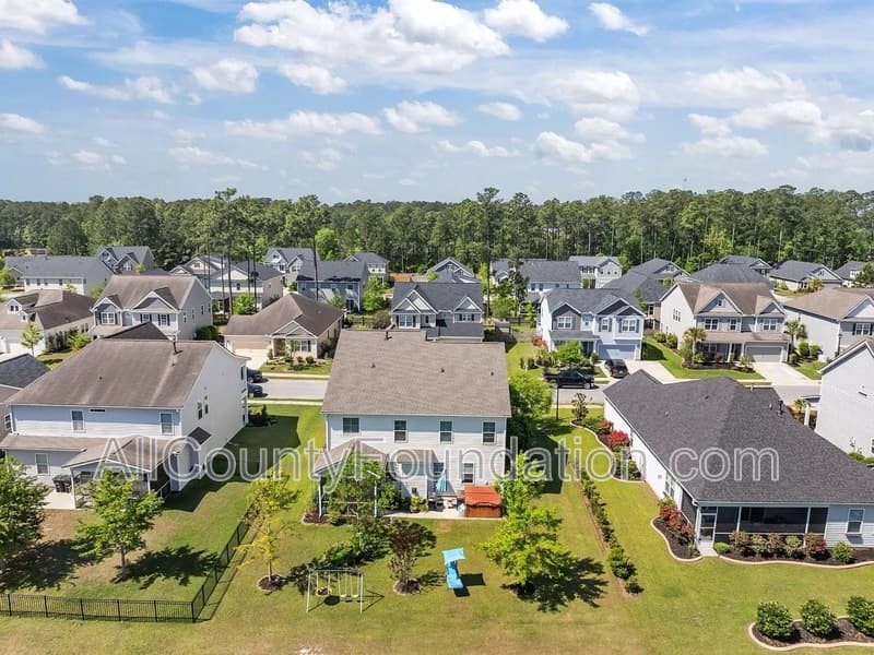 Summerville House: 2512 Hummingbird Lane