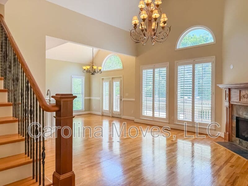 Duncan House: 745 Charleston Place