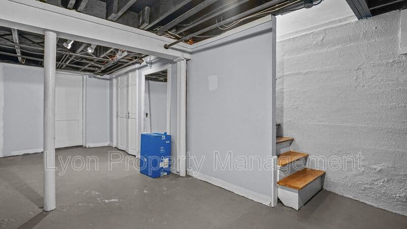 Providence House: 456 Eaton St