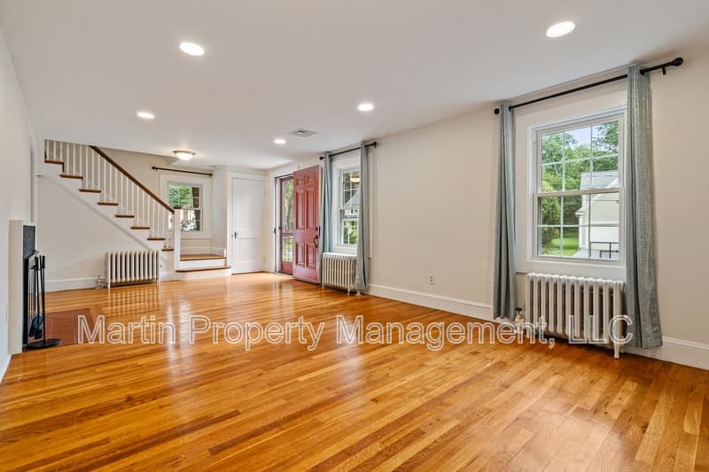 Lexington House: 14 Gleason Road