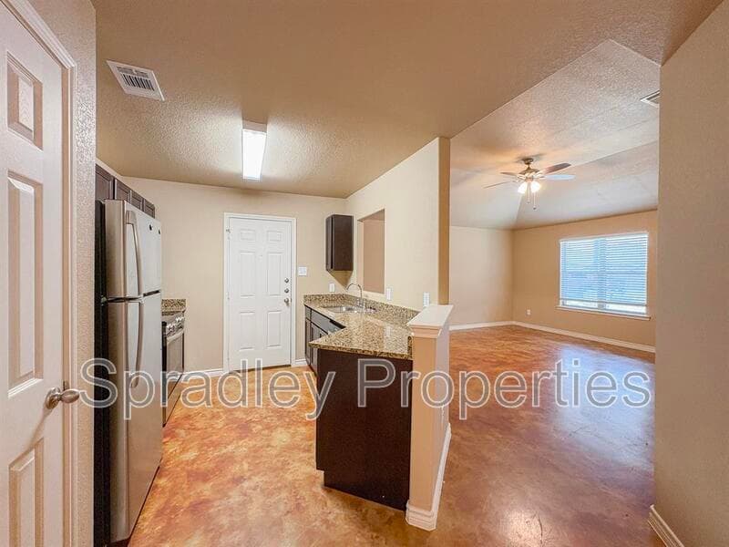 Belton Condo: 1044B Mason Dr