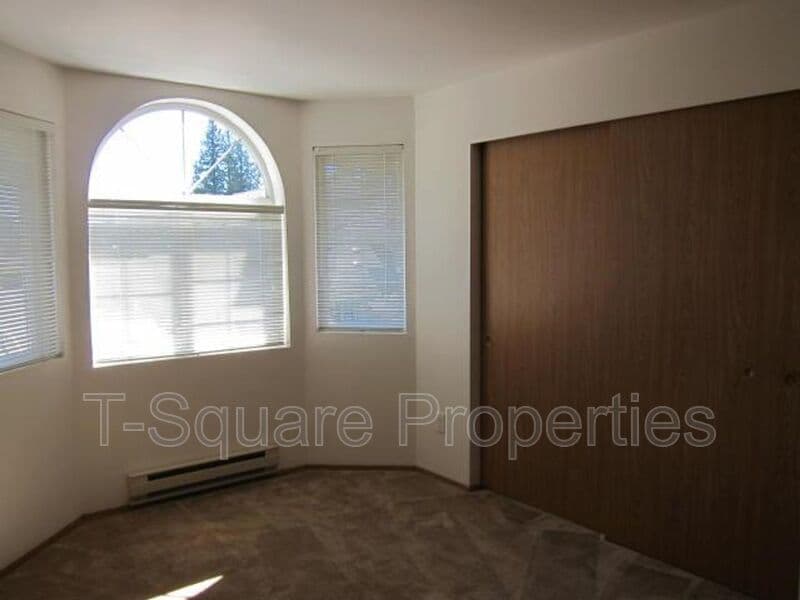 Edmonds Townhome: 7634 230th St SW