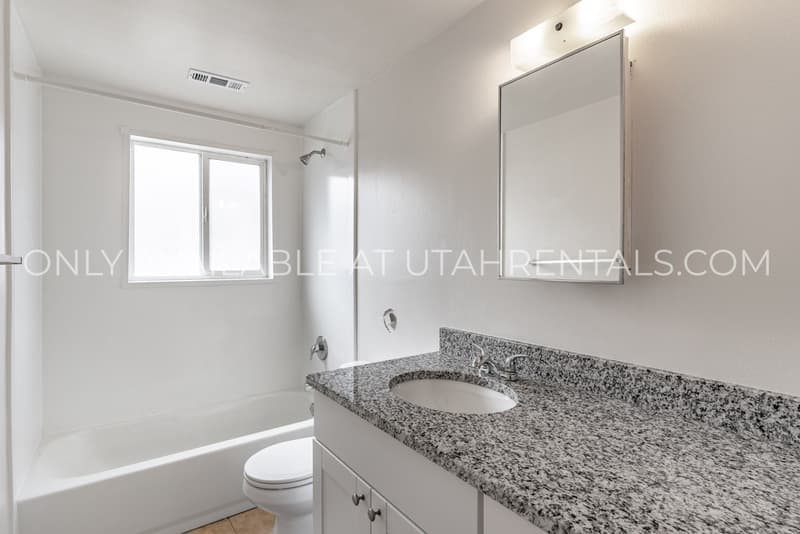 Orem Condo: 1052 S Virginia Cir