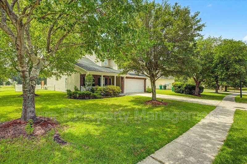 Pooler House: 4 Bainbridge Way