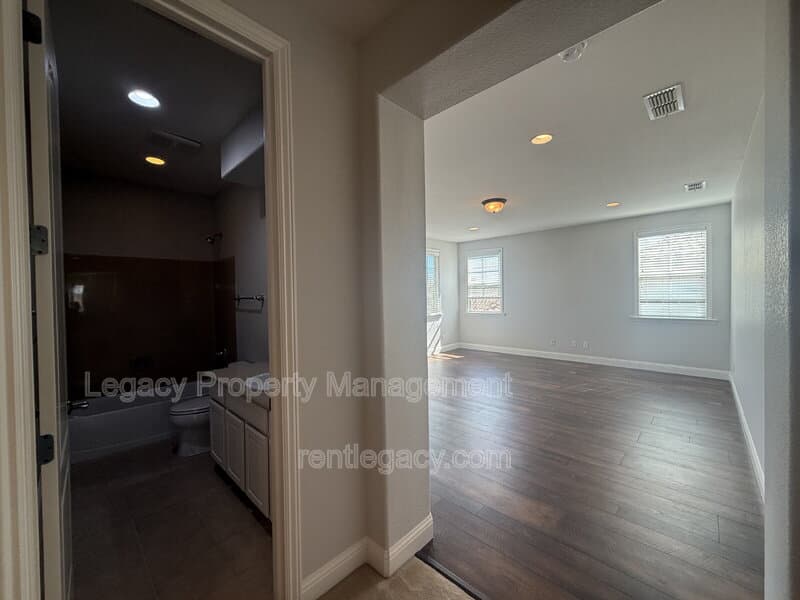 Roseville House: 8843 Latigo Court