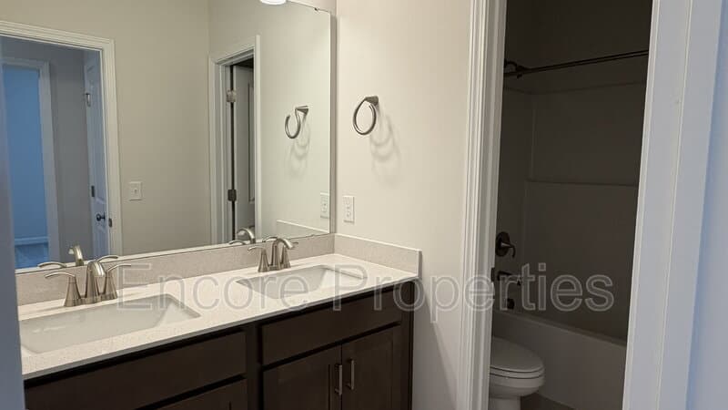 Fuquay-Varina House: 28 Reflection Parkway