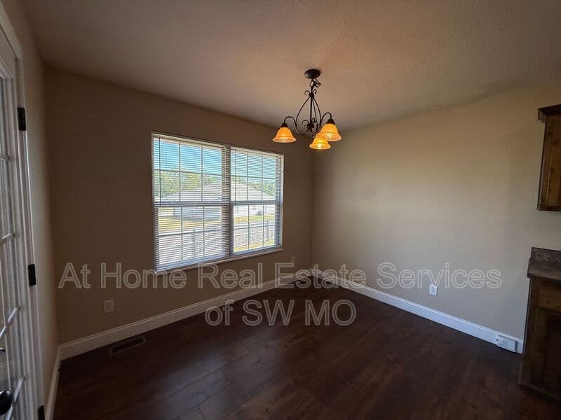 Springfield House: 5570 W Sugar Pine