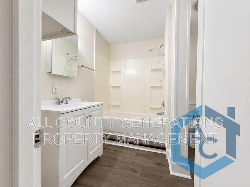 Cleveland House: 17601 Tarkington Ave