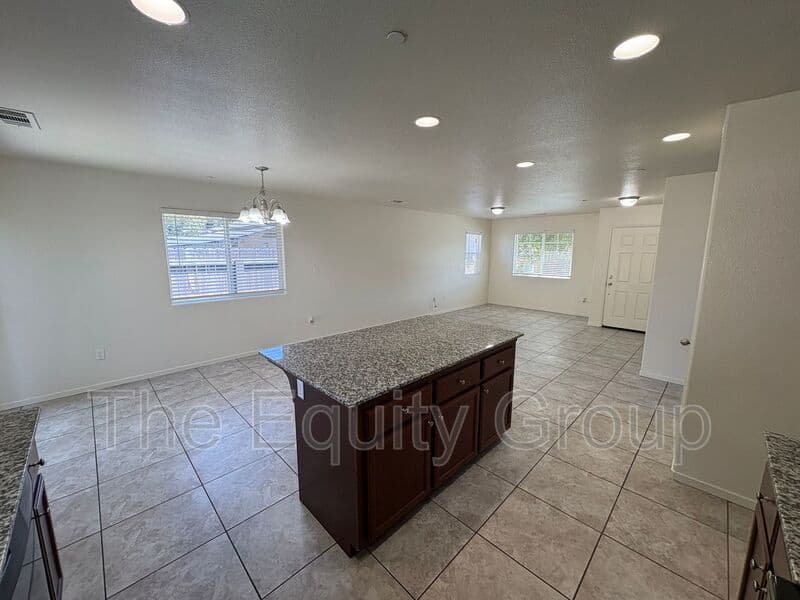 Tulare House: 2314 Cape Canyon Avenue