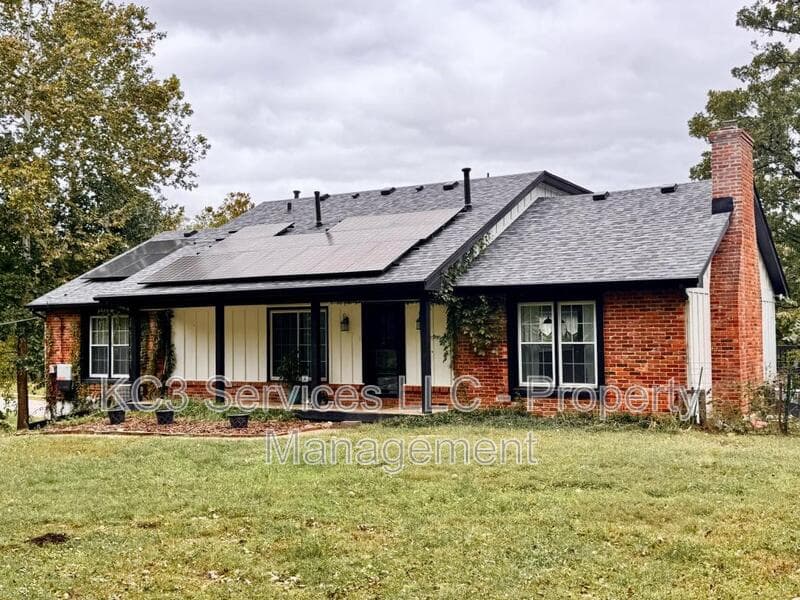 Kansas City House: 4311 NW 80th Terrace