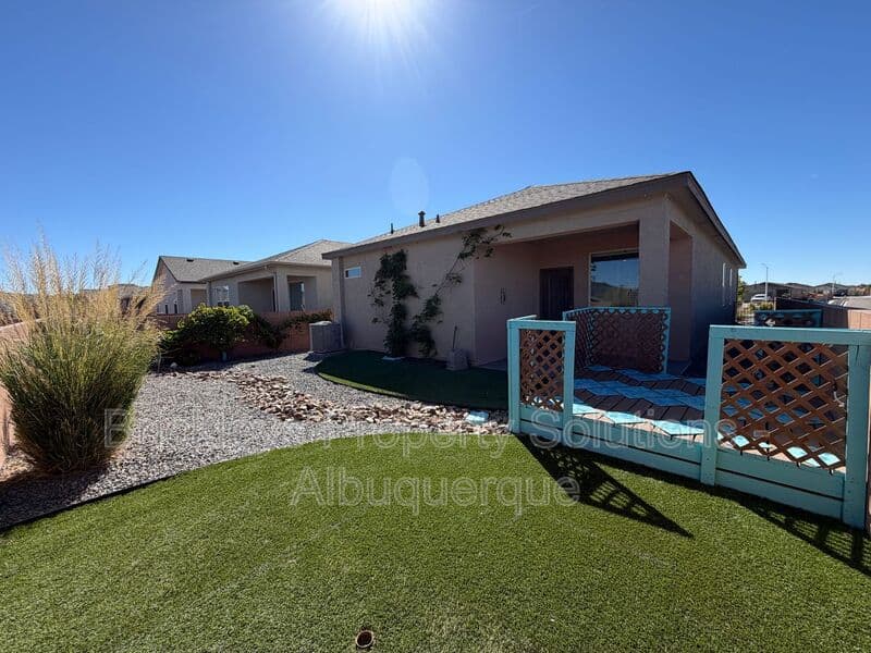 Rio Rancho House: 4875 Mount Salas St NE