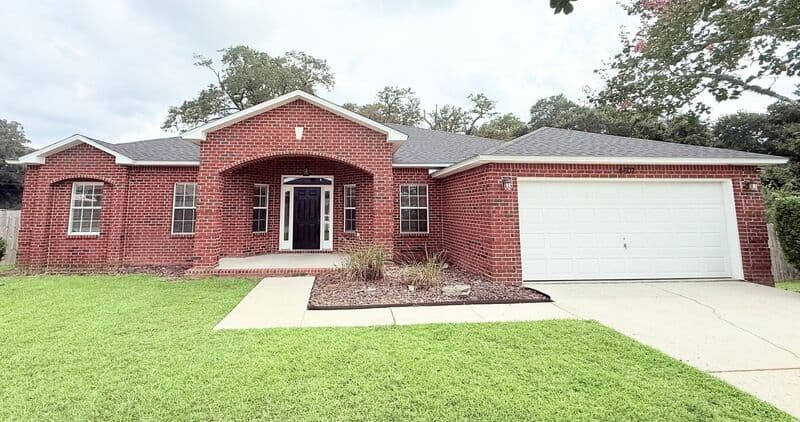 Pace House: 4607 Carmel Cir