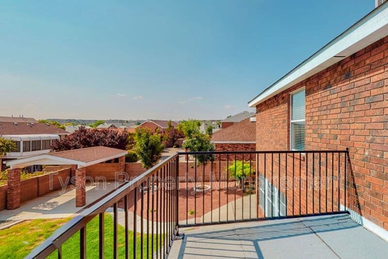 Albuquerque House: 8705 Silvercrest Ct NW