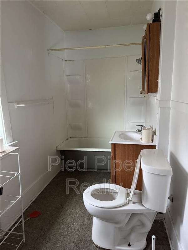 Freeport Condo: 534 1/2 E Wyandotte St
