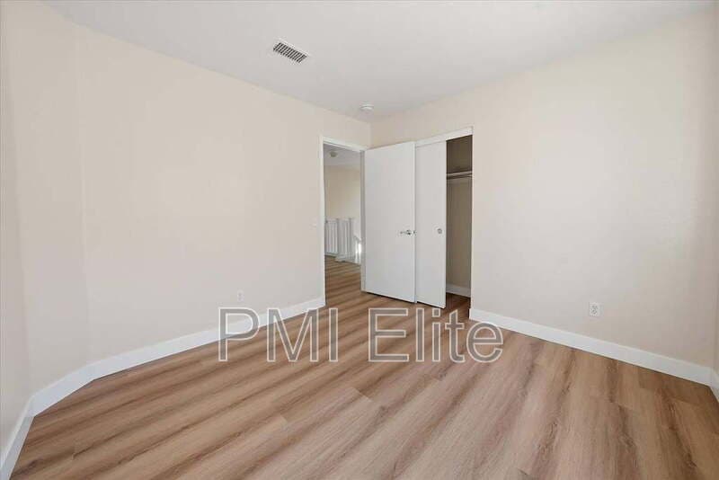 Castaic House: 32029 Cypress Way