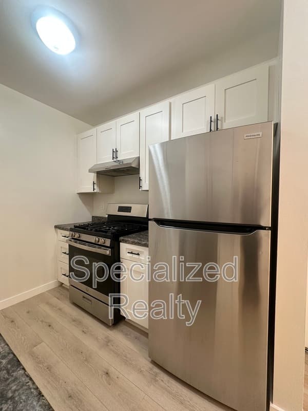 Glendale Condo: 409 Burchett Street