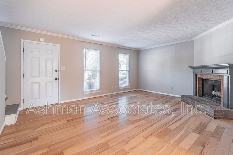 Alpharetta House: 3235 Cape Cir.