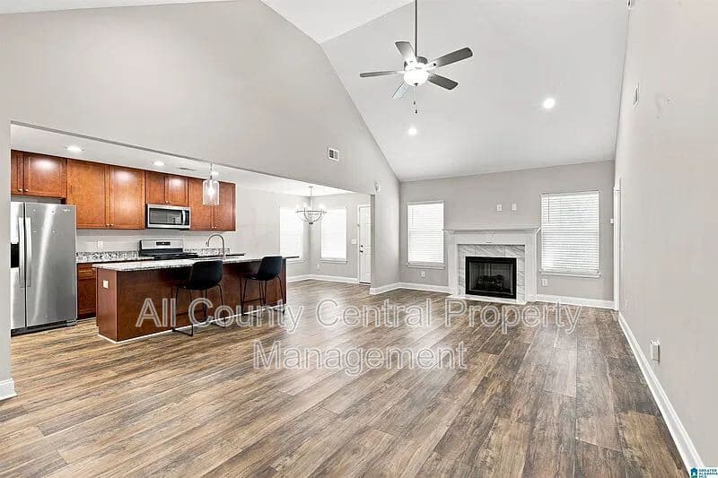 Bessemer House: 3870 Barton Lane