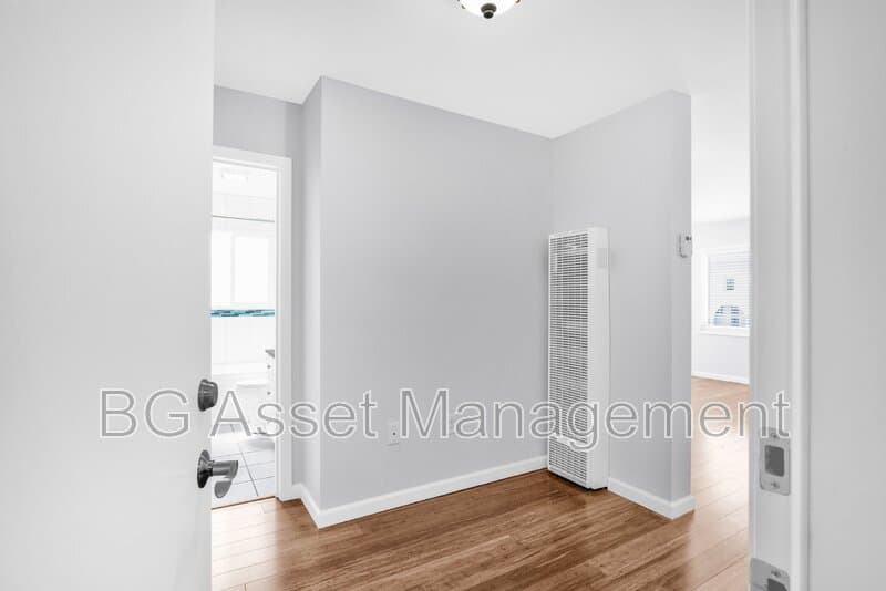 Berkeley Condo: 1919 Curtis Street