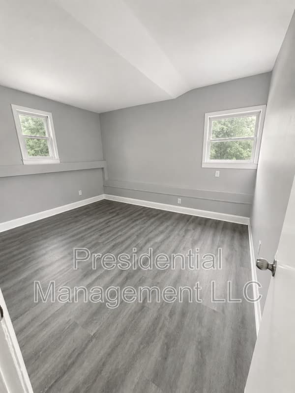 Wallingford Condo: 219 South Orchard St