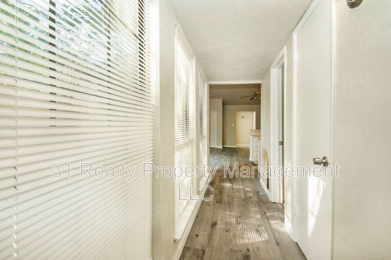 Dallas House: 7062 Pineberry Road